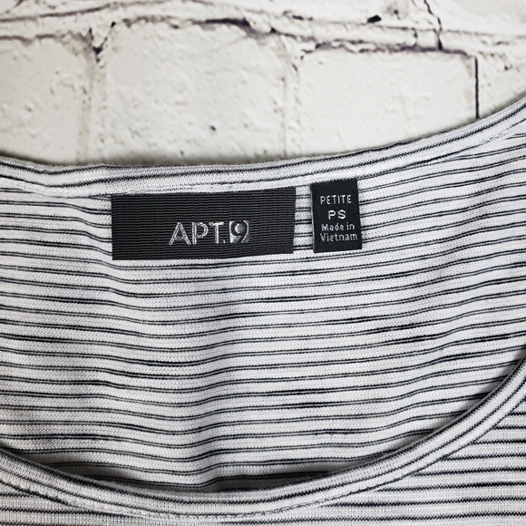 Black & White Striped Flowy Short Sleeve Top - Picture 9 of 9